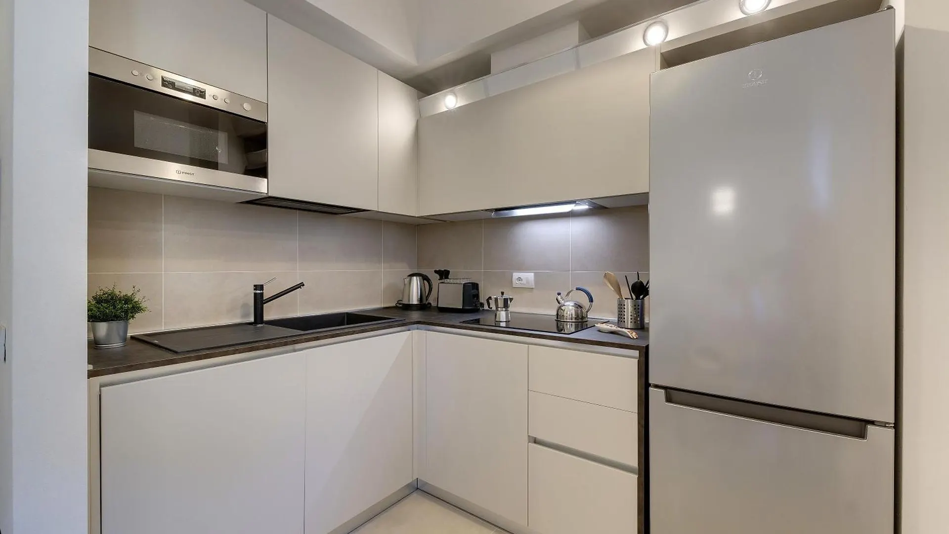 Cavour Apartments By Mamo Florence